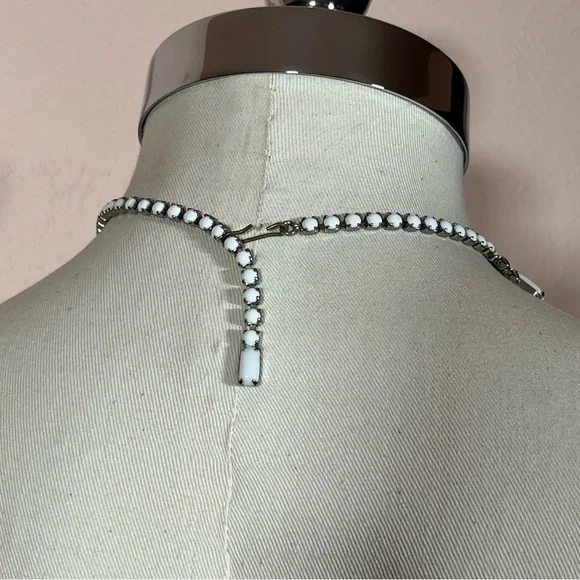 Antique 1940's Retro Art Deco White Milk Glass Emerald Cut Choker Necklace - Picture 7 of 16
